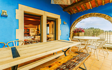 Furnished porch / terrace next to kitchen